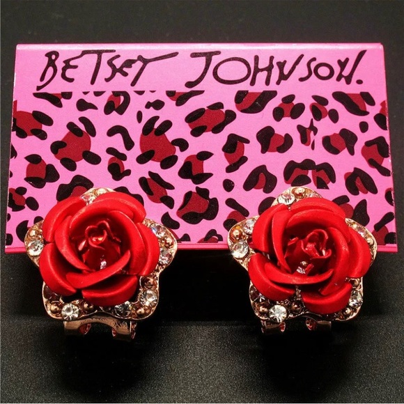 Ruby Rose 🌹 - Picture 2 of 2